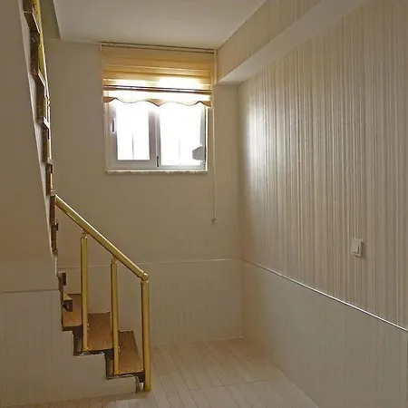Apartment Roma - Emir Gursu B *